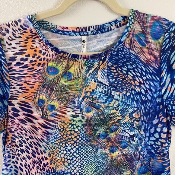 Leo & Nicole Peacock Feather Print Top Size Small - Picture 2 of 7